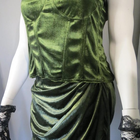 PRETTY LITTLE THING - PLUS - VELVET CORSET & RUCHED SKIRT - SIZE 18 - NW… - Picture 10 of 14